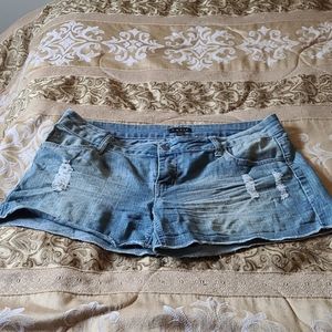 Ladies stretch Jean shorts